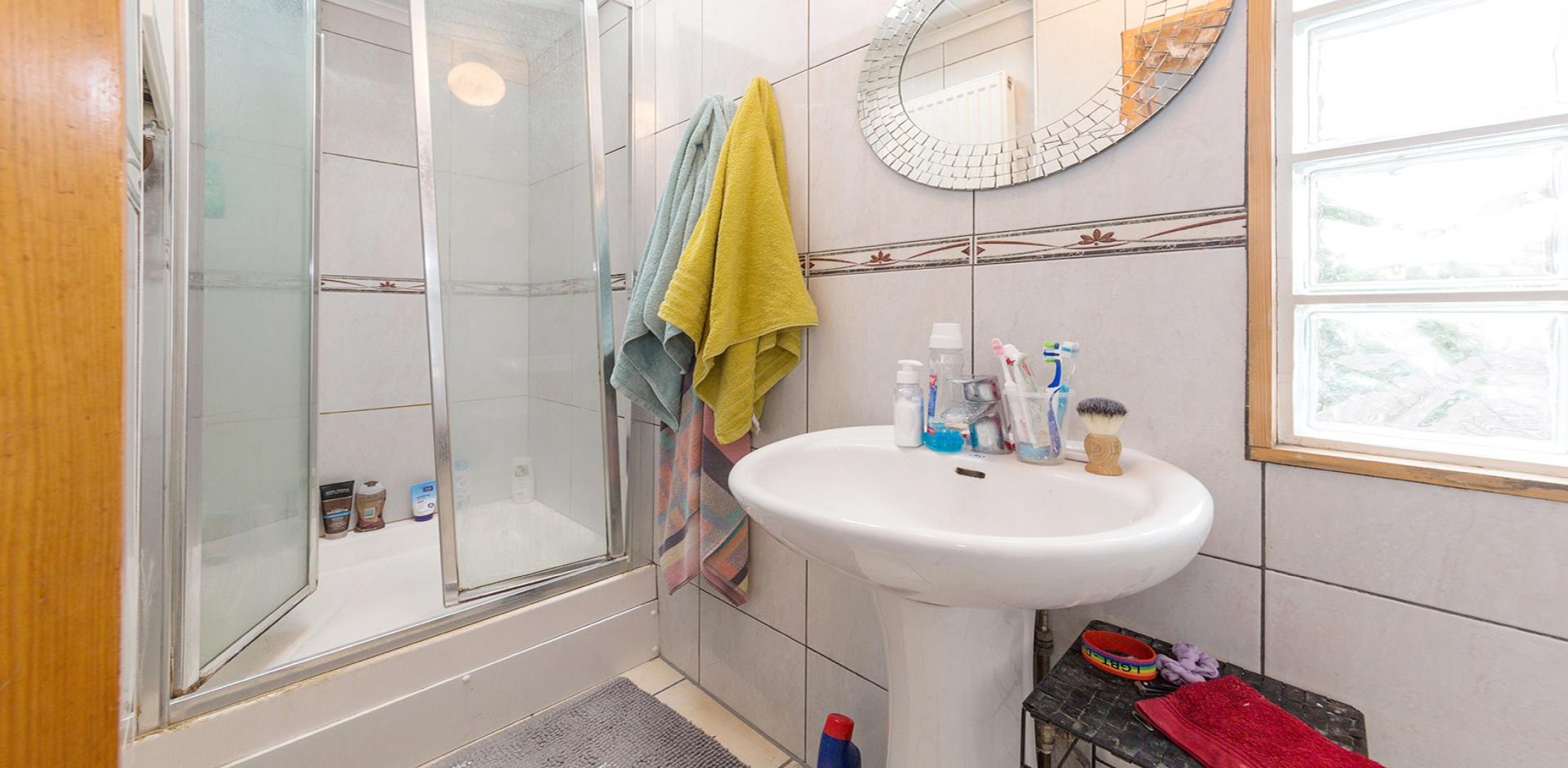 			NEW INSTRUCTION, 3 Bedroom, 1 bath, 1 reception Flat			 Kilburn Lane, QUEENS PARK